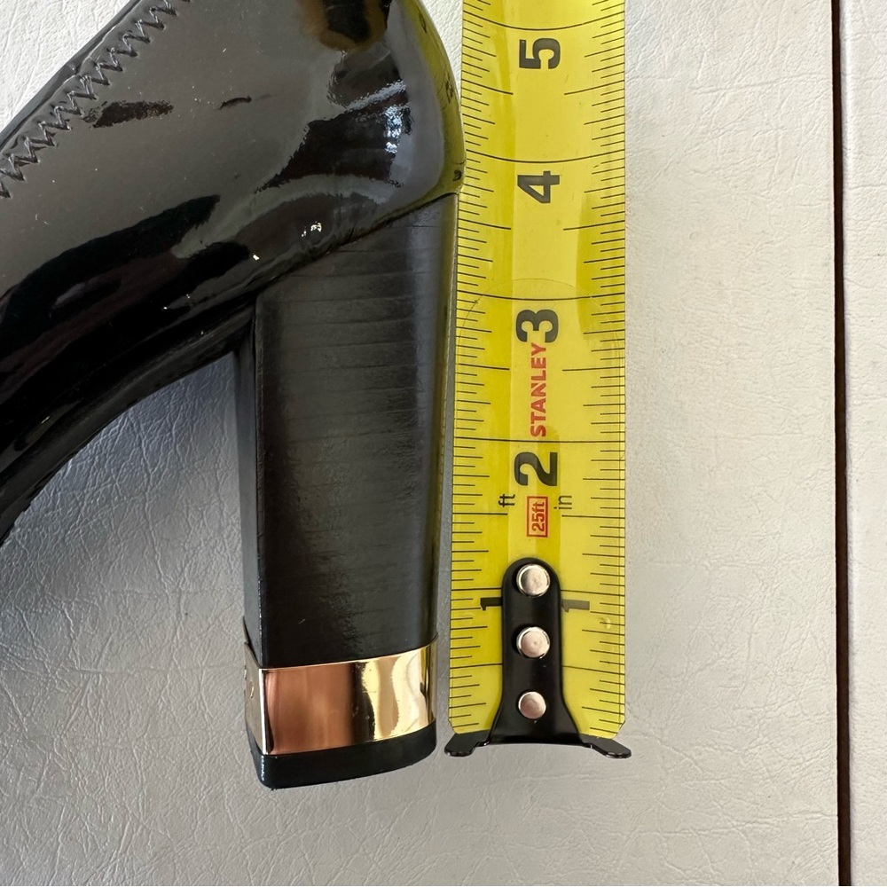 Tory Burch Black Patent Heels with Gold Detail - Picture 5 of 16